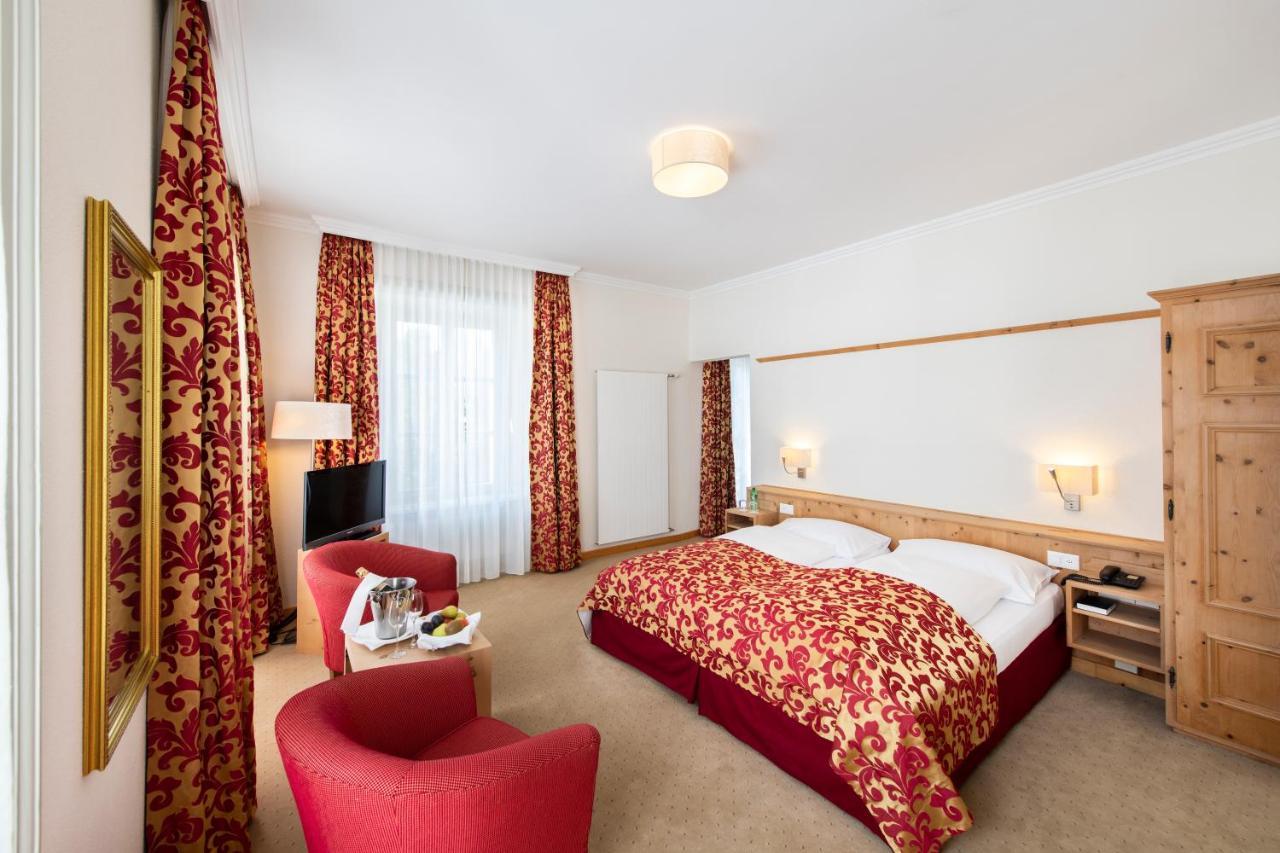 Hotel Engiadina Zuoz Kültér fotó