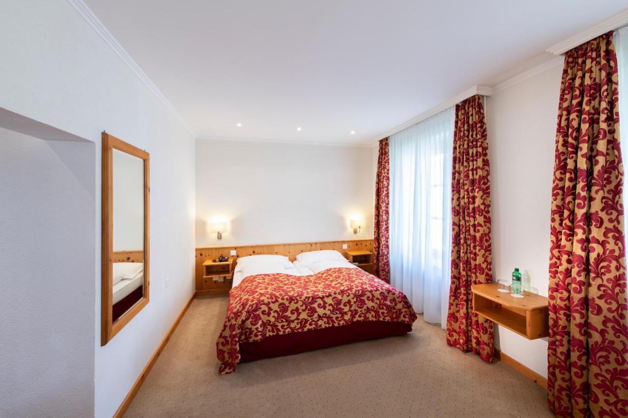 Hotel Engiadina Zuoz Kültér fotó