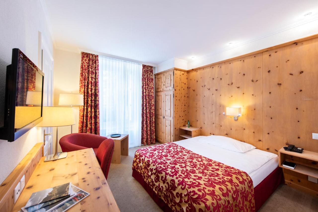 Hotel Engiadina Zuoz Kültér fotó