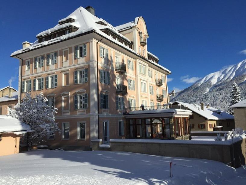 Hotel Engiadina Zuoz Kültér fotó