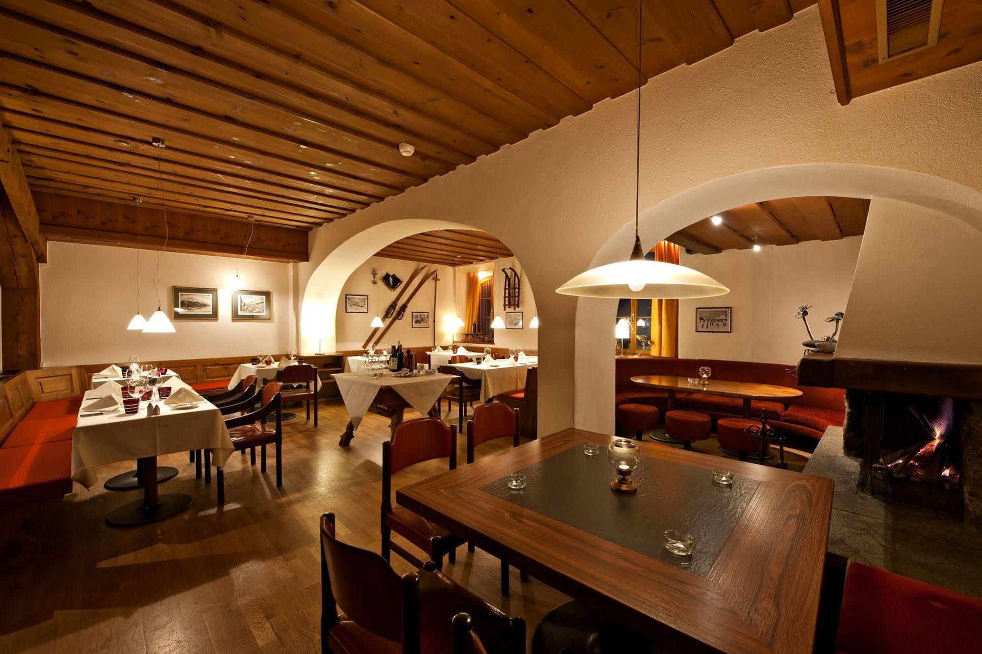 Hotel Engiadina Zuoz Kültér fotó